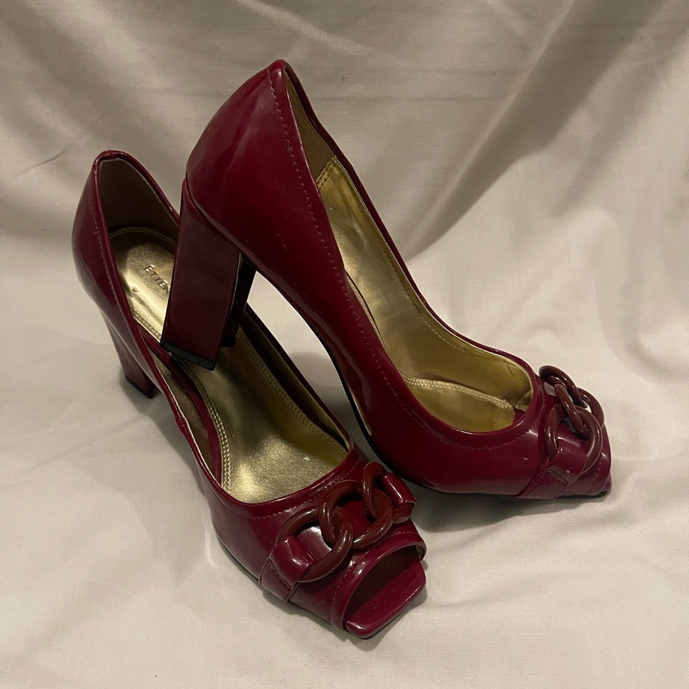Etienne Aigner , size 7.5 , burgundy